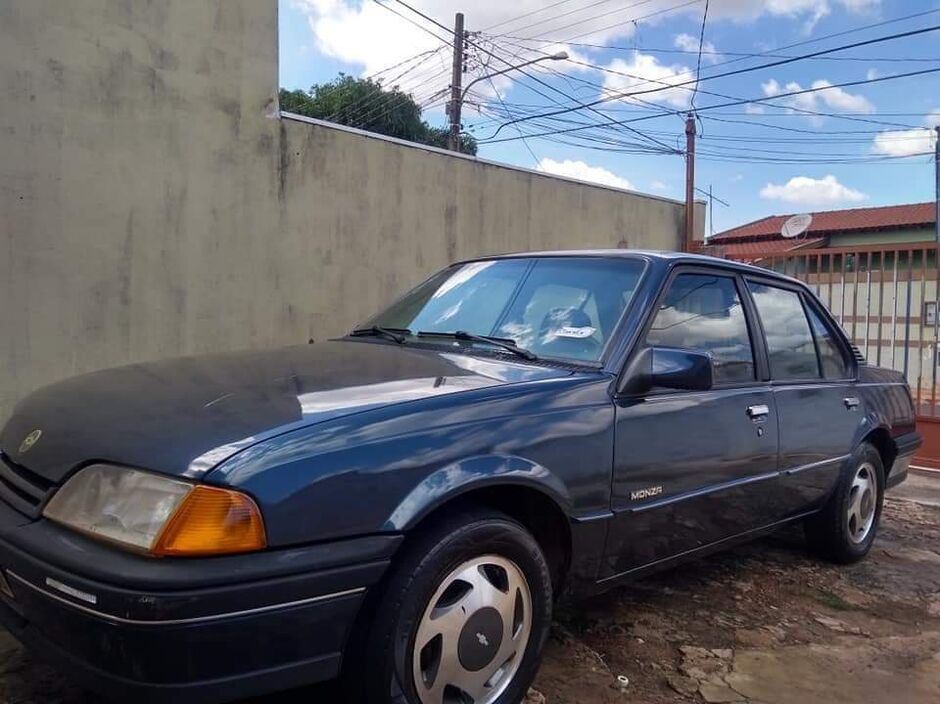 Durante festa em clube da Capital, homem tem veículo furtado
