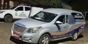 Fé nas malucas: namorada surtada mata coleguinha que entrou na casa do alecrim dourado dela