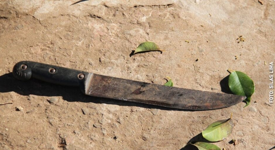 Homem é espancado e esfaqueado por três no Nova Campo Grande