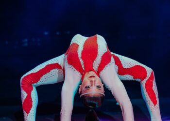 Em espetáculo de circo camaro vira transformer na Capital