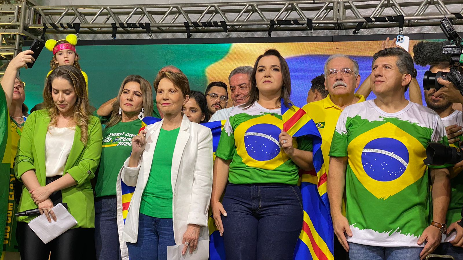 Vídeo: ao lado de Tereza, Adriane lança candidatura ovacionada como “patriota, cristã e conservadora”