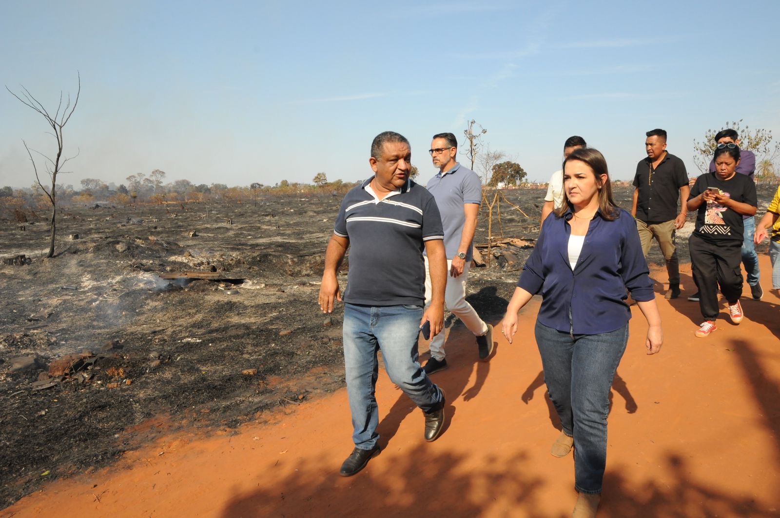 Com ação da Defesa Civil, Adriane vai a Aldeia Água Bonita atender moradores desalojados por incêndio