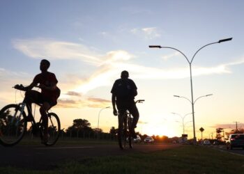 Sexta-feira registra temperaturas acima da média e sol é destaque na previsão para o Estado