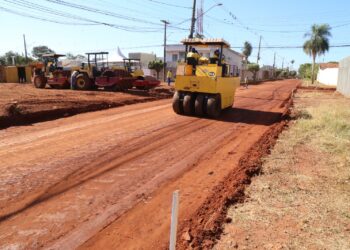Início de obras de pavimentação e drenagem em ruas do Jardim Itatiaia põe fim a décadas de espera por melhorias
