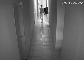 Homem chama chaveiro, invade apartamento e furta eletrônicos de moradora que estava em viagem