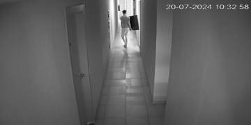 Homem chama chaveiro, invade apartamento e furta eletrônicos de moradora que estava em viagem