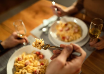 Restaurante de Campo Grande promove noite de massas beneficente para ajudar instituição de apoio a vítimas de violência sexual