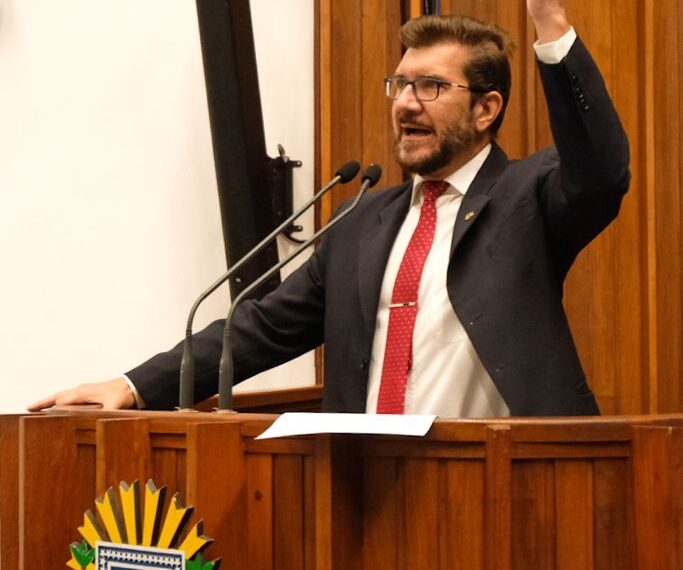 Kemp tem aprovada PL que autoriza tratamento com Cannabis Sativa em MS