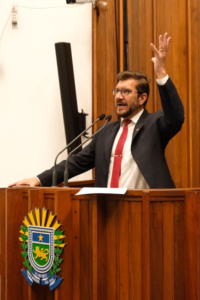 Kemp tem aprovada PL que autoriza tratamento com Cannabis Sativa em MS
