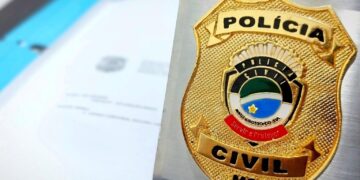 Mulher é indiciada por tortura contra a filha adolescente