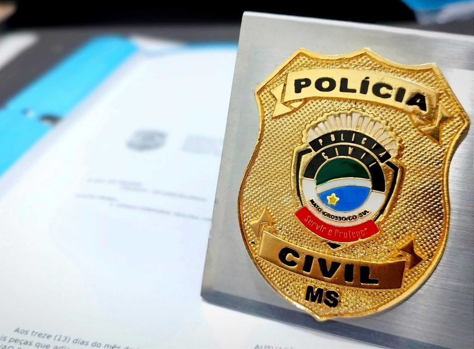 Mulher é indiciada por tortura contra a filha adolescente