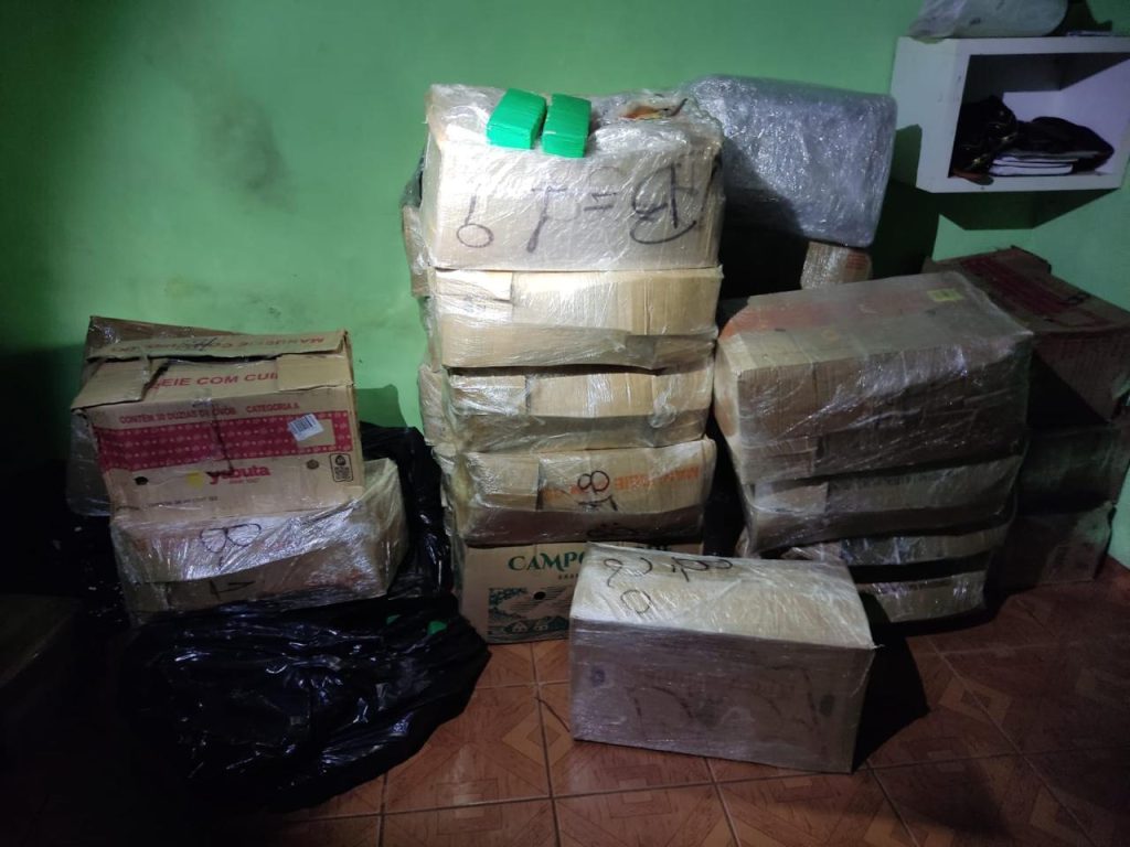 Polícia Civil identifica e prende os responsáveis por um depósito de drogas no Bairro Aero Rancho