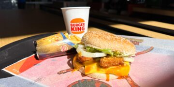 Para promover o filme Deadpool & Wolwerine “Combo dos Parças’ chega ao Burger King