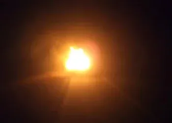 Carro é completamente destruído após incêndio na MS-306, em Cassilândia