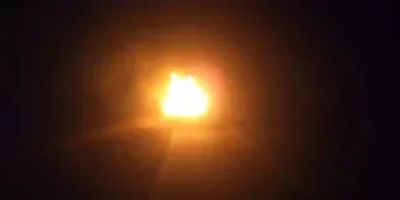 Carro é completamente destruído após incêndio na MS-306, em Cassilândia