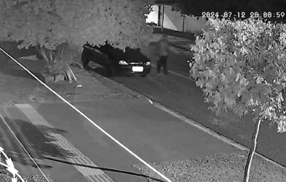 Ladrão furta Corsa em 12 segundos e dono faz apelo na Vila Carlota