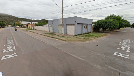 Adolescente que pilotava moto morre após bater em carro em Corumbá