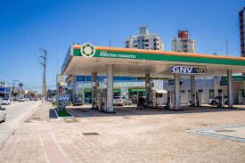 Adolescente é esfaqueado em posto de gasolina em El Dorado