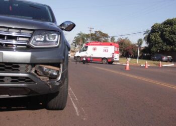 Acidente entre caminhonete e moto deixa motociclista ferida no Rita Vieira