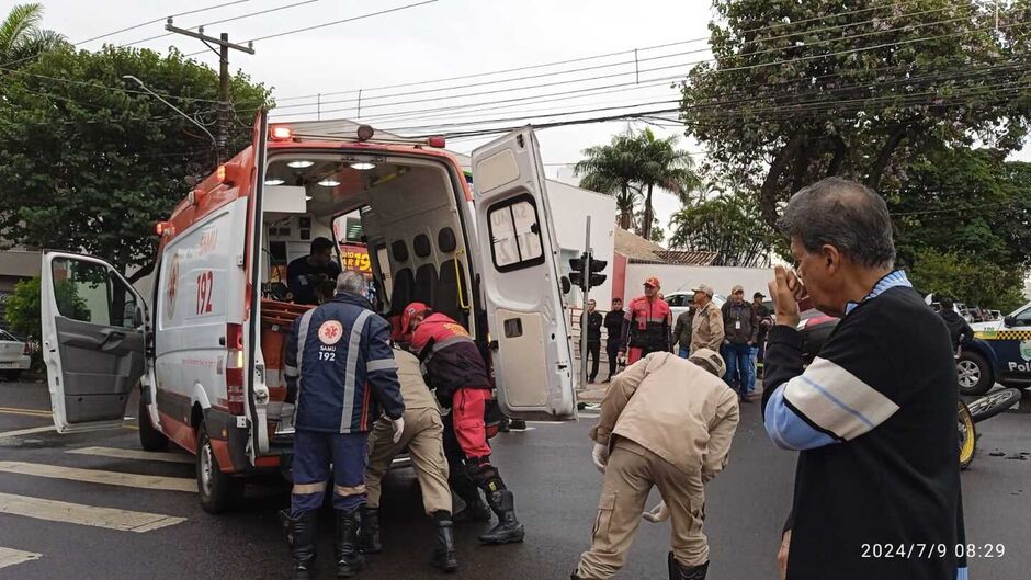 Morre motociclista atingido por carro em cruzamento na Rui Barbosa