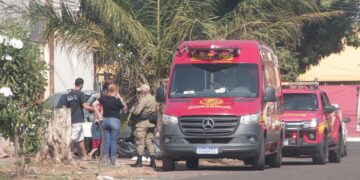 Adolescente é atingido por madeira e bate a cabeça na Vila Nhanhá