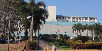 Mulher esfaqueia companheiro ao encontrá-lo na casa de amiga em Terenos