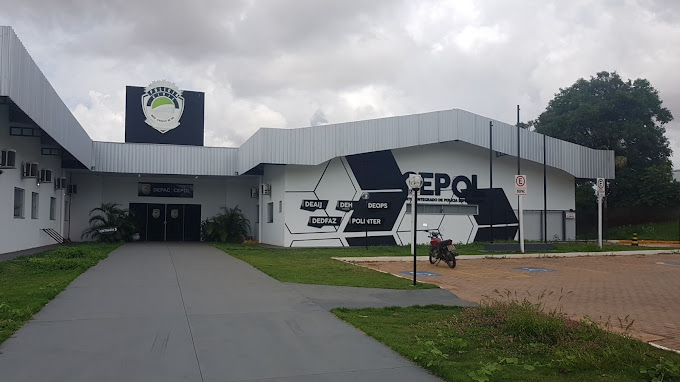 Morador denuncia vizinha por invasão de privacidade e abertura de buraco em muro no bairro Tiradentes