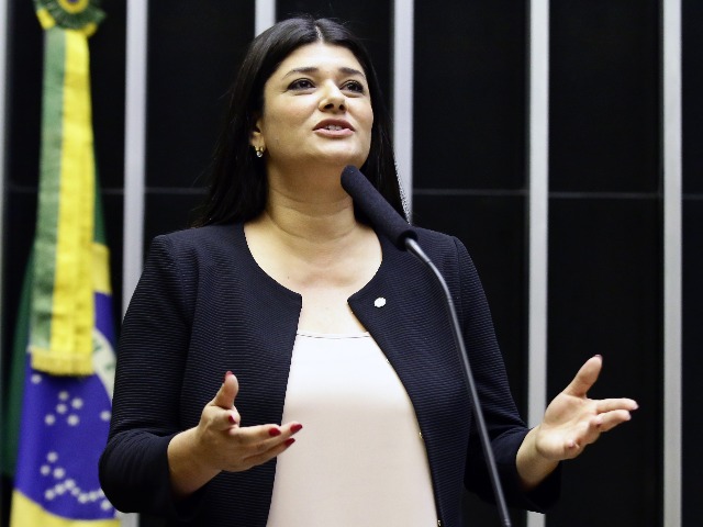 Rose se compromete a zerar fila das Emeis e elevar índice de aprendizagem
