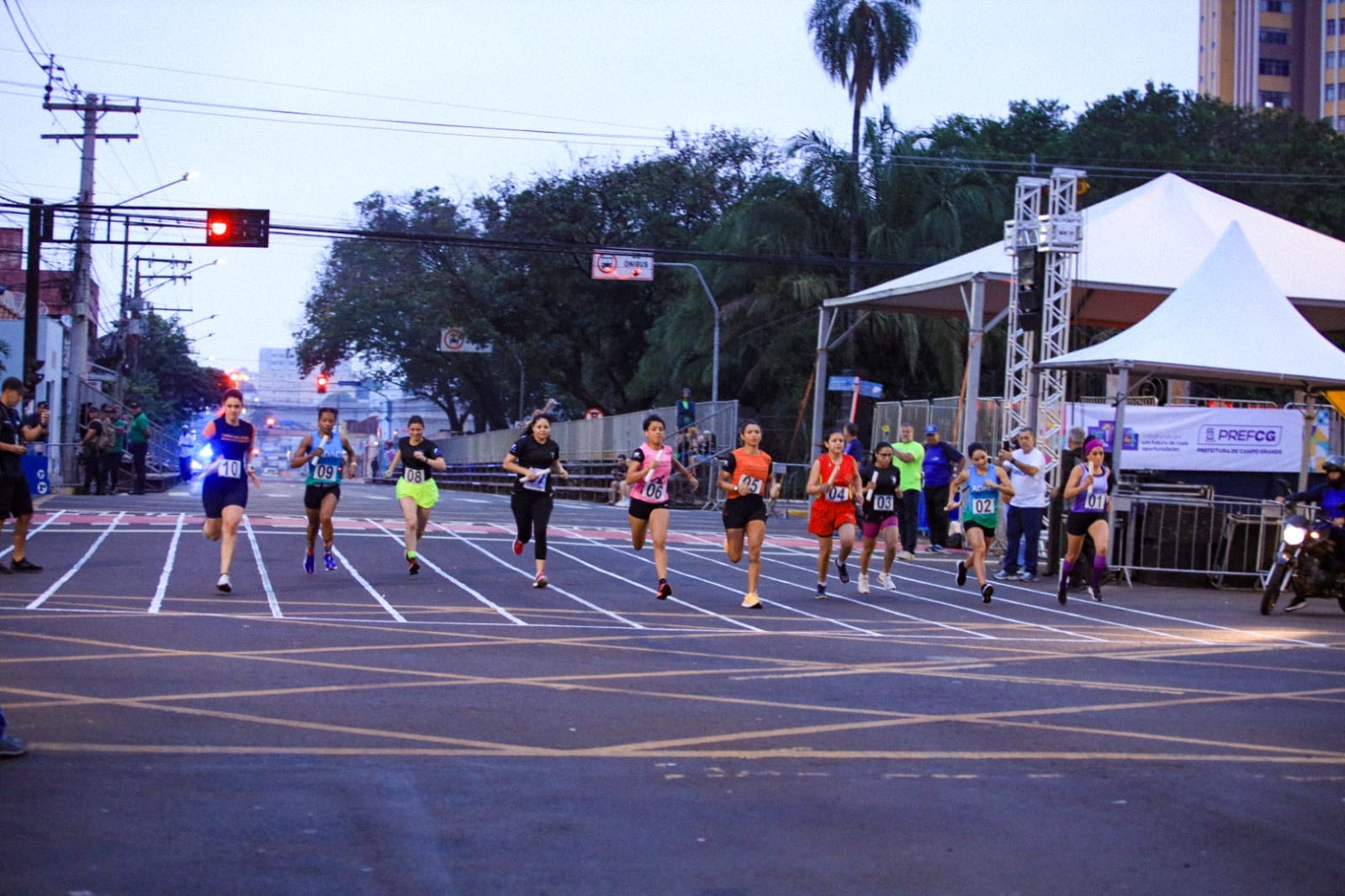 Corrida do Facho acontece nesta segunda-feira (26) antes da abertura do desfile cívico