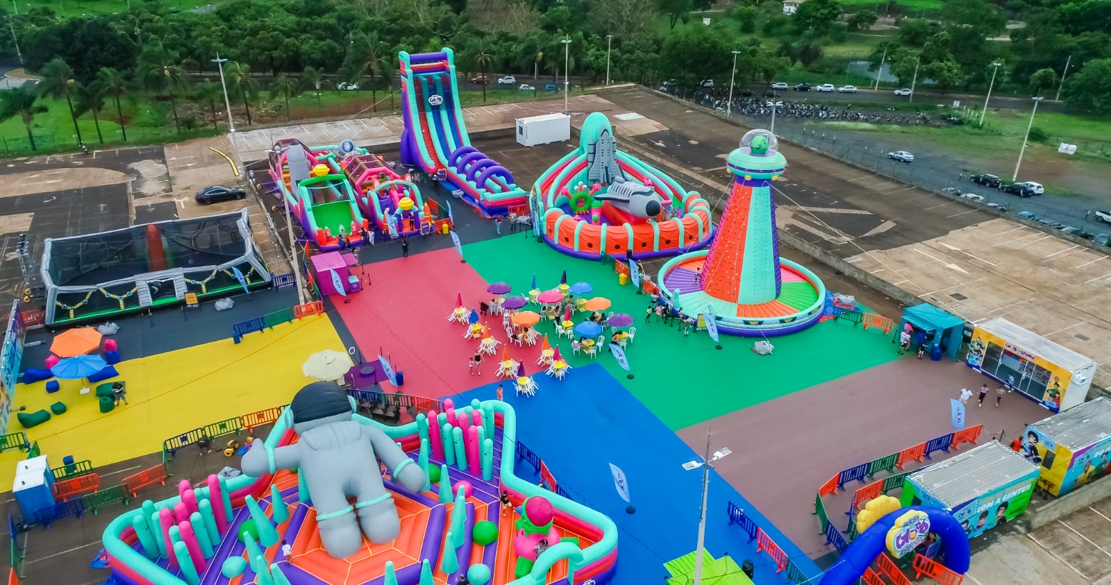 Gloob Space Jump: O novo paraíso temático de brinquedos infláveis gigantes que chega a Campo Grande em setembro