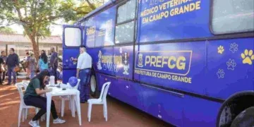 As clínicas móveis ou presenciais da Subea oferecem atendimento veterinário ao público