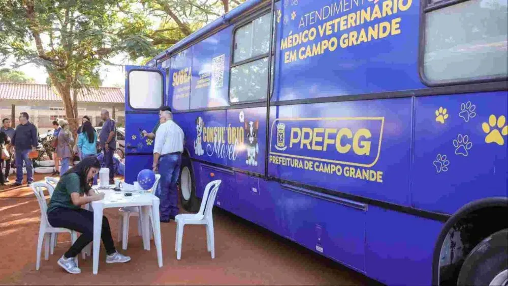 As clínicas móveis ou presenciais da Subea oferecem atendimento veterinário ao público