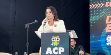 Durante debate Adriane Lopes (PP) apresenta resultados, mostra preparativos para avançar na educação