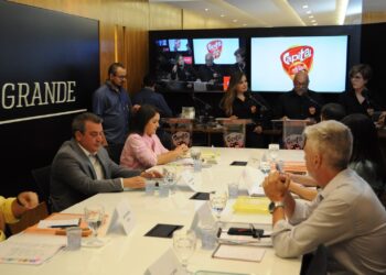 Adriane Lopes se destaca em debate, reafirmando liderança para administrar Campo Grande