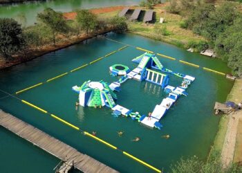 Nascente Azul inaugura atração aquática inflável em Bonito