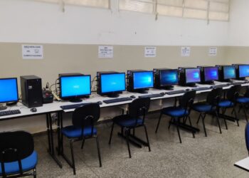 Em Aparecida do Taboado, escolas recebem computadores por meio de emenda de Gerson Claro