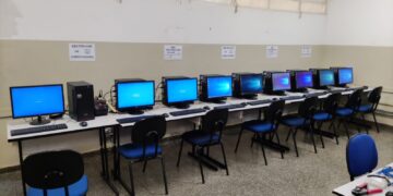 Em Aparecida do Taboado, escolas recebem computadores por meio de emenda de Gerson Claro