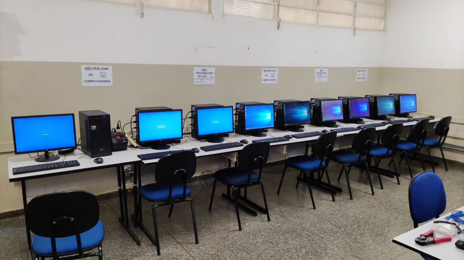 Em Aparecida do Taboado, escolas recebem computadores por meio de emenda de Gerson Claro