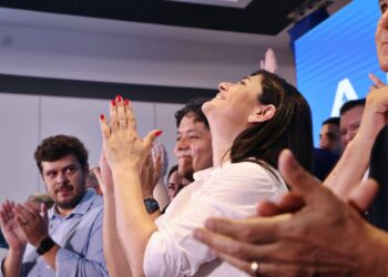 Vídeo: “Meu padrinho é o eleitor”, diz Rose Modesto em convenção do União Brasil