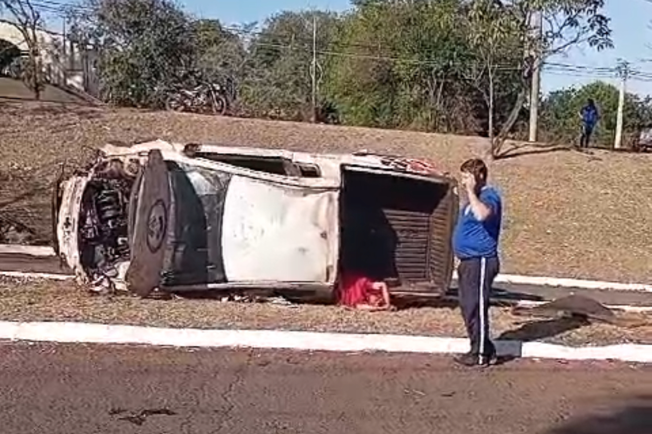 Vídeo: Jovem m*rre e dois ficam em estado grave em capotamento na Gury Marques 