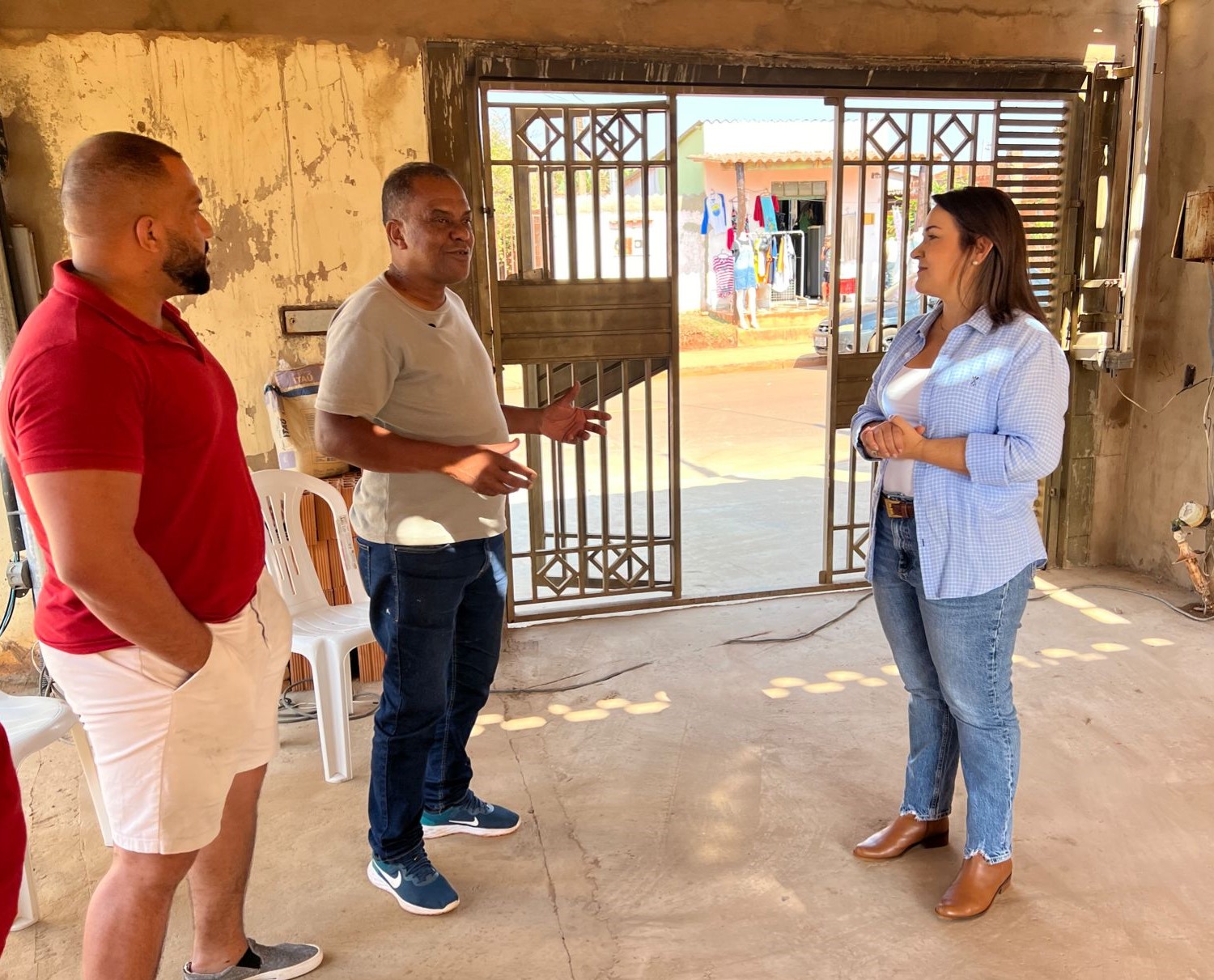 Adriane Lopes visita comunidades prestando serviços e atendimento a sete regiões