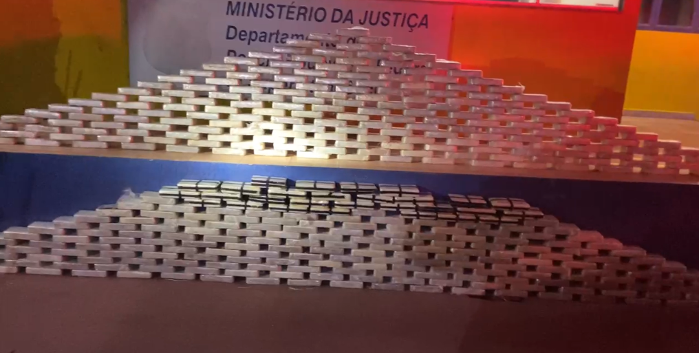 PRF apreende 413 Kg de cocaína em Corumbá