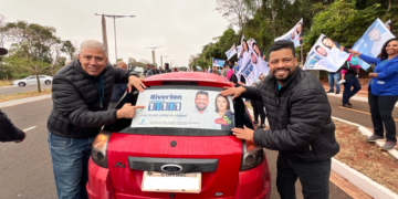 ‘Adesivaço’ do Professor Riverton atrai mais de 300 pessoas às ruas de Campo Grande