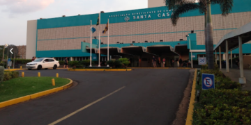 Motociclista sofre acidente em quebra-molas e tem morte cerebral na Santa Casa