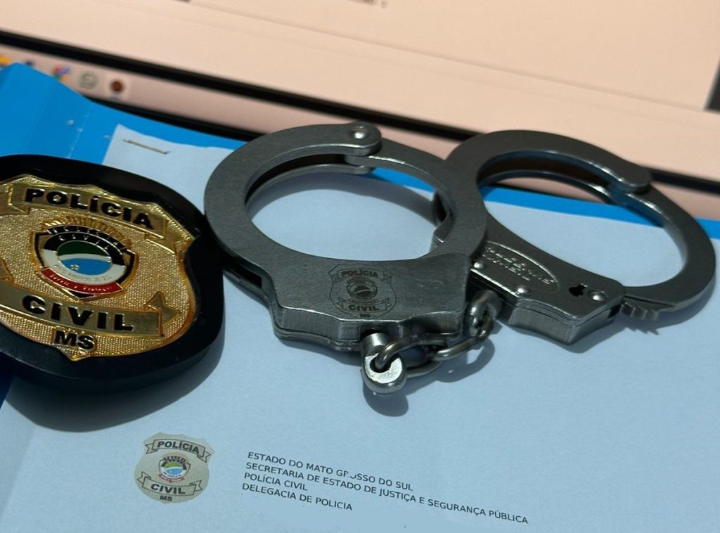 Homem é preso tentando dar golpe em banco com documento falso