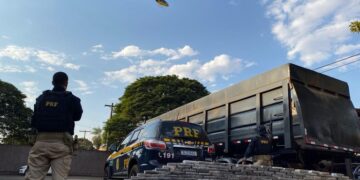 PRF faz apreensão de mais de 460 kg de drogas em Dourados