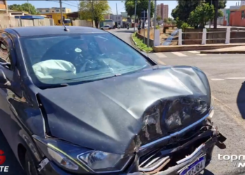 Acidente entre veículos deixa motorista de aplicativo ferido na Avenida Ernesto Geisel