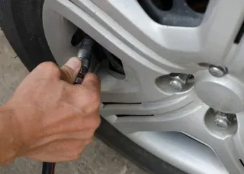 Homem é baleado enquanto calibrava pneu no bairro Piratininga