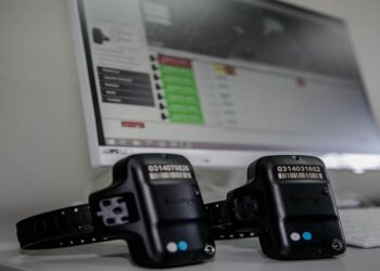 Após ameaçar a própria mãe, jovem rompe tornozeleira e volta à prisão