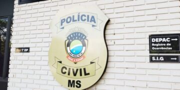 Mulher foi presa por tentar matar o marido com facadas nas costas em Dourados